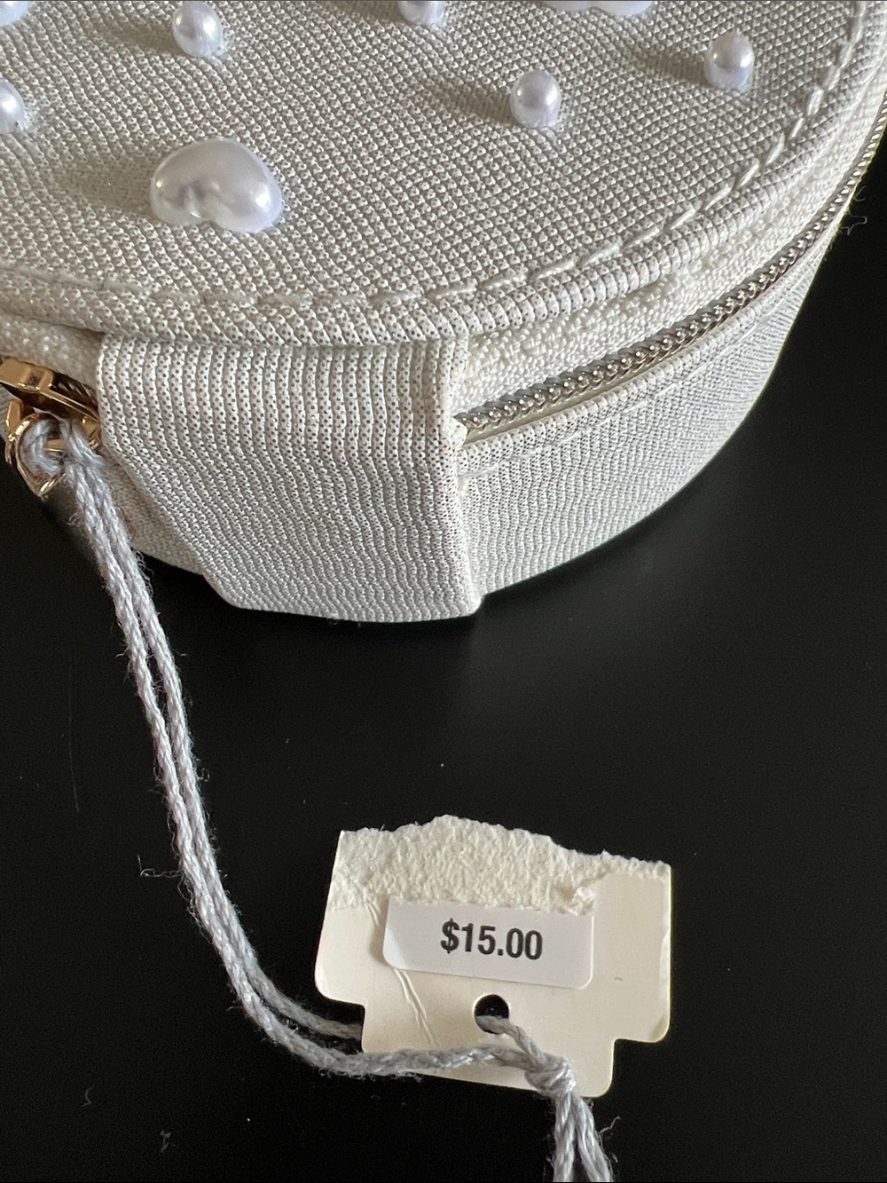 Pearl Heart Embellished Round Jewelry Box - Picture 5 of 5